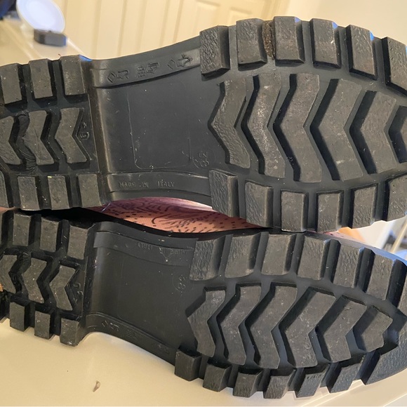 Authentic Burberry rain boots - Picture 8 of 8